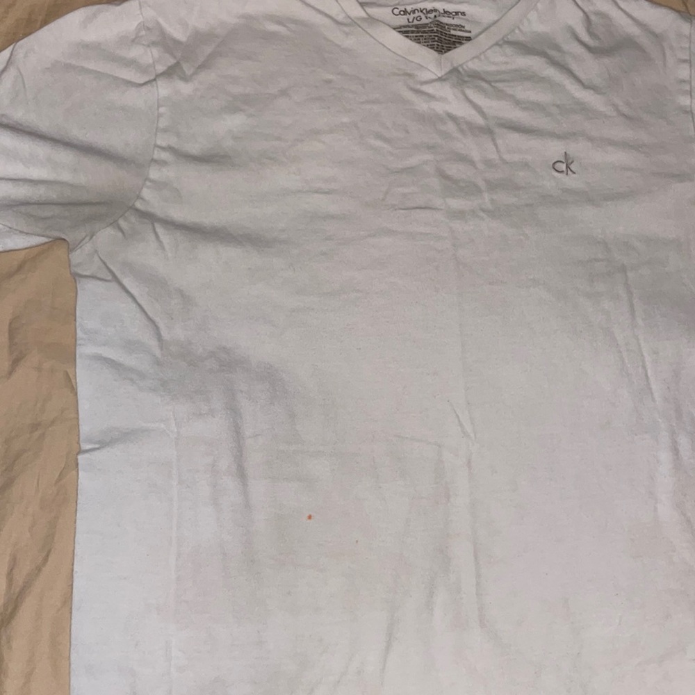 White Calvin Clein t-shirt